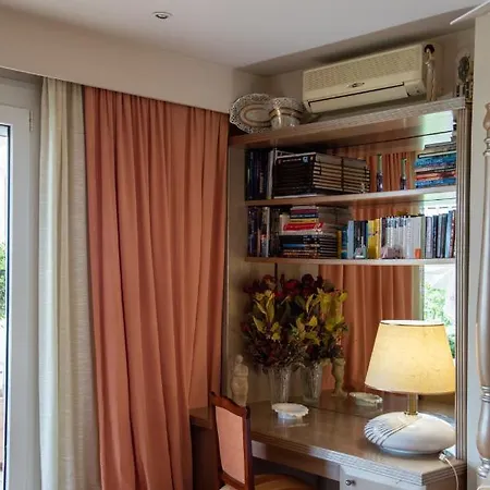 Thalatta Apartment