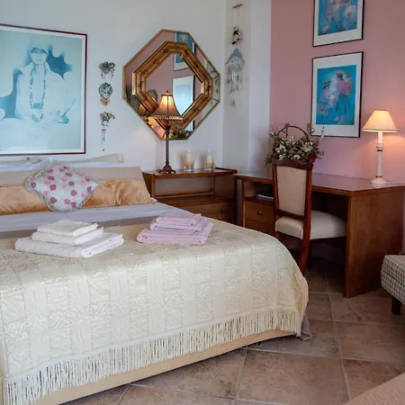 Thalatta Apartment